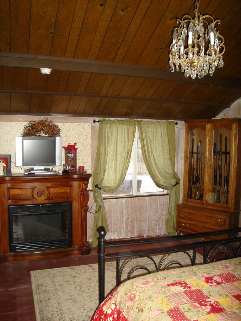 410 Willowlawn Road Yakima, WA 98908 - Photo 10 of 23 Master Bedroom 2