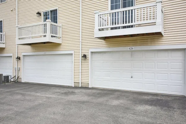 $235,000 | 626 Triumph Court, Hainesville, IL 60073