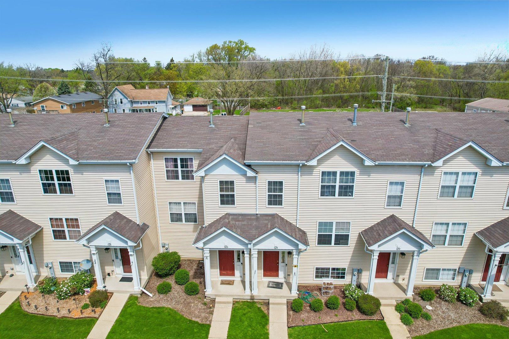 626 Triumph Court Hainesville, IL 60073 - Photo 20 of 32 a aerial view of a house with a yard