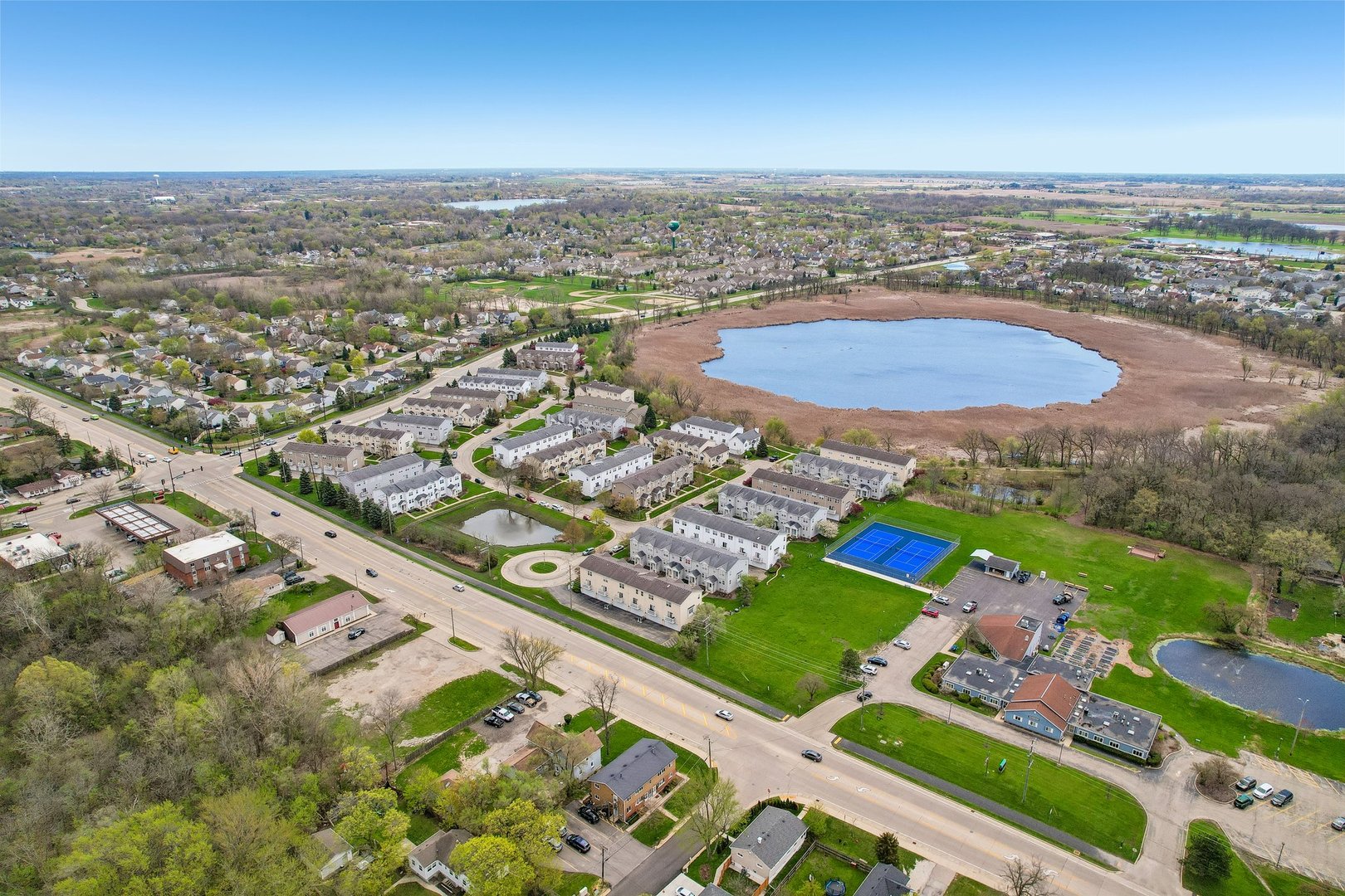 626 Triumph Court Hainesville, IL 60073 - Photo 28 of 32 an aerial view of a city