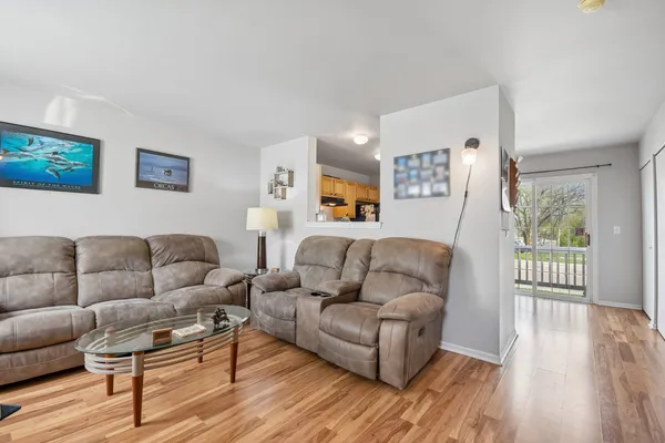$235,000 | 626 Triumph Court, Hainesville, IL 60073