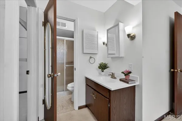 $1,500 | 1040 Pinegate Drive, St. Louis, MO 63122