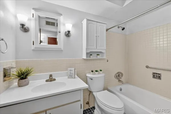 $1,500 | 1040 Pinegate Drive, St. Louis, MO 63122