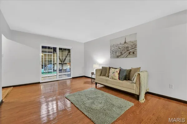 $1,500 | 1040 Pinegate Drive, St. Louis, MO 63122