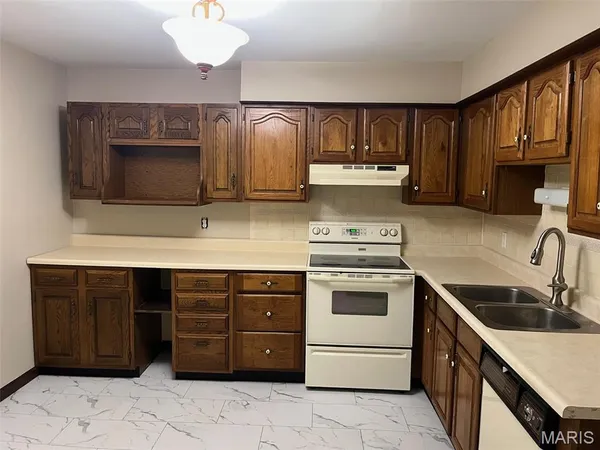 $1,650 | 1040 Pinegate Drive, St. Louis, MO 63122