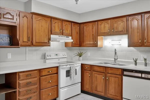 $1,500 | 1040 Pinegate Drive, St. Louis, MO 63122