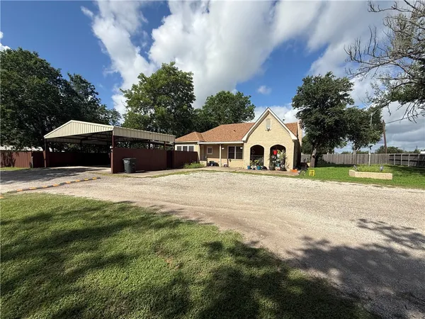 $1,700 | 1805 Highway 21, Caldwell, TX 77836