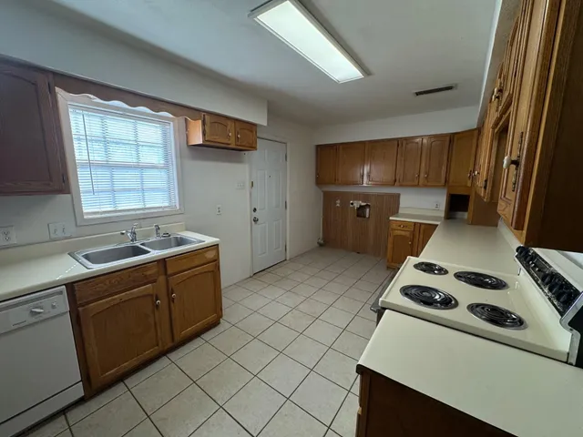 $1,100 | 5511 44th Street, Lubbock, TX 79414