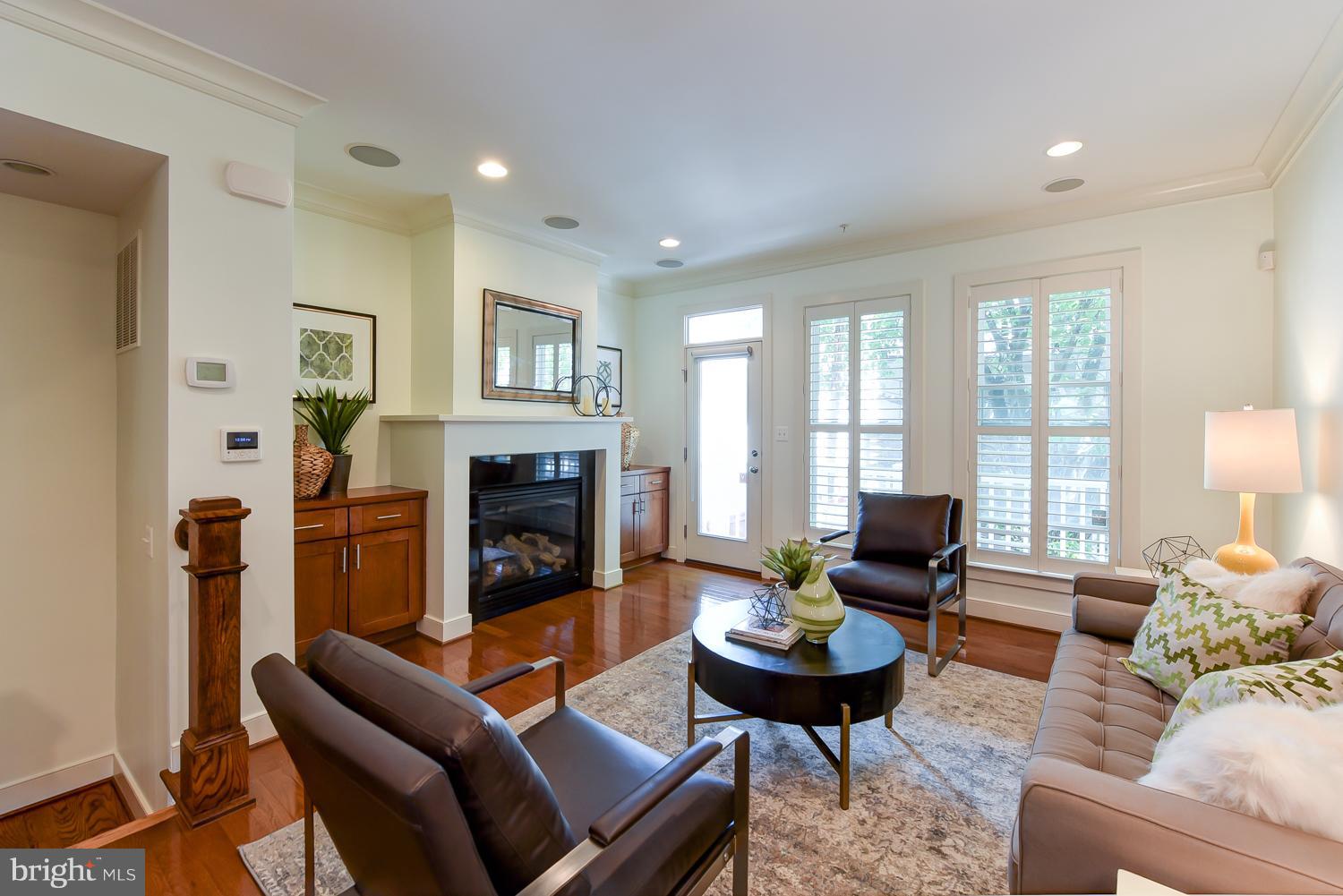 928 4th Street Southeast Washington, DC 20003 - Photo 4 of 30 Interior (General)