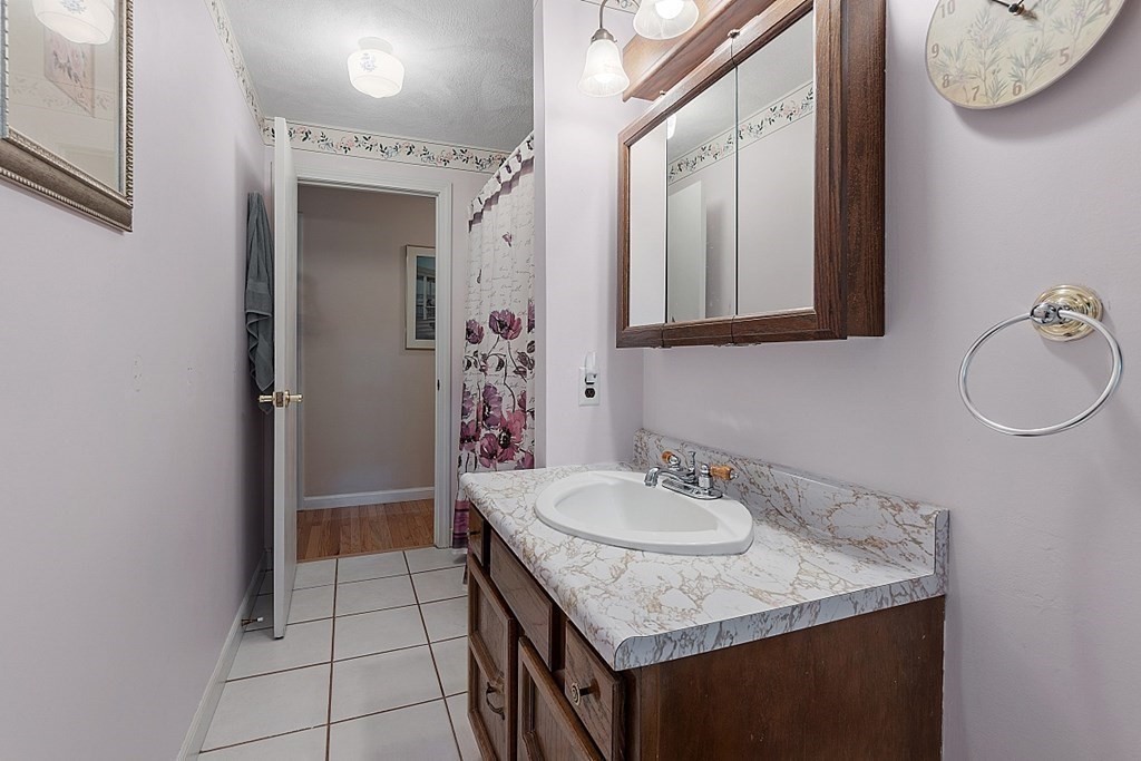 27 Marcia Road Wilmington, MA 01887 - Photo 18 of 38 Gallery Image 18