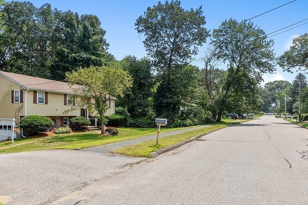 27 Marcia Road Wilmington, MA 01887 - Photo 36 of 38 Gallery Image 36