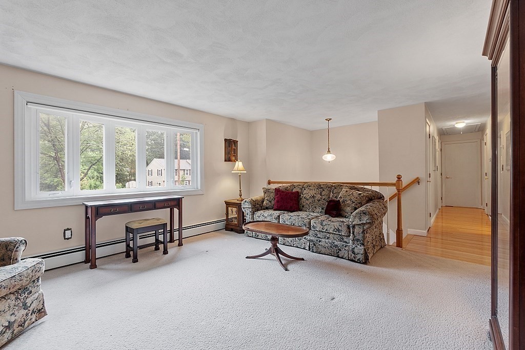 27 Marcia Road Wilmington, MA 01887 - Photo 5 of 38 Gallery Image 5