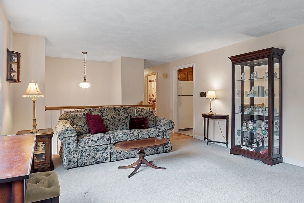 27 Marcia Road Wilmington, MA 01887 - Photo 6 of 38 Gallery Image 6