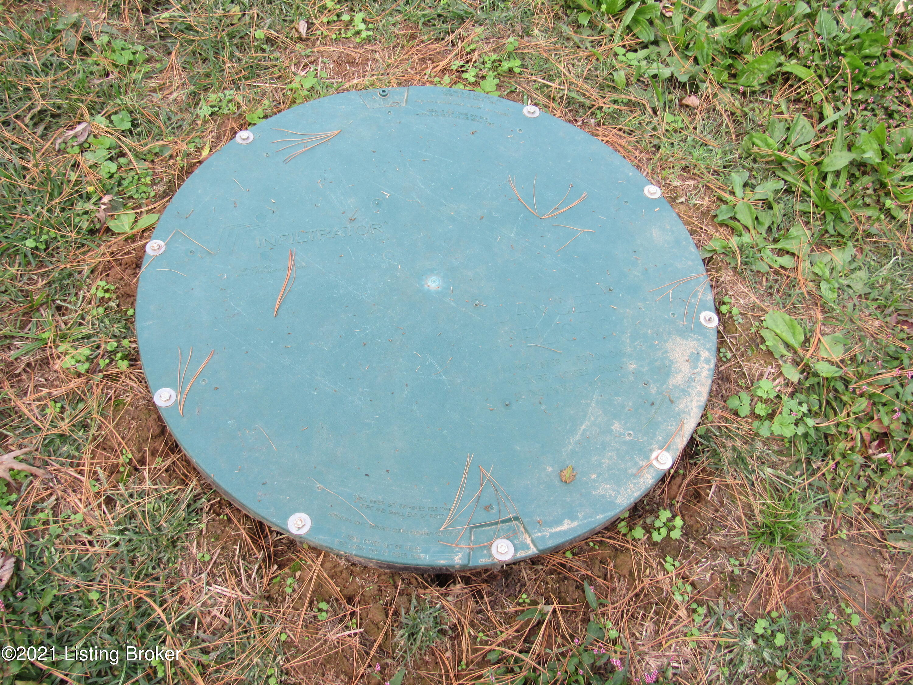 704 McCoun Road Smithfield, KY 40068 - Photo 32 of 49 Septic Access 1