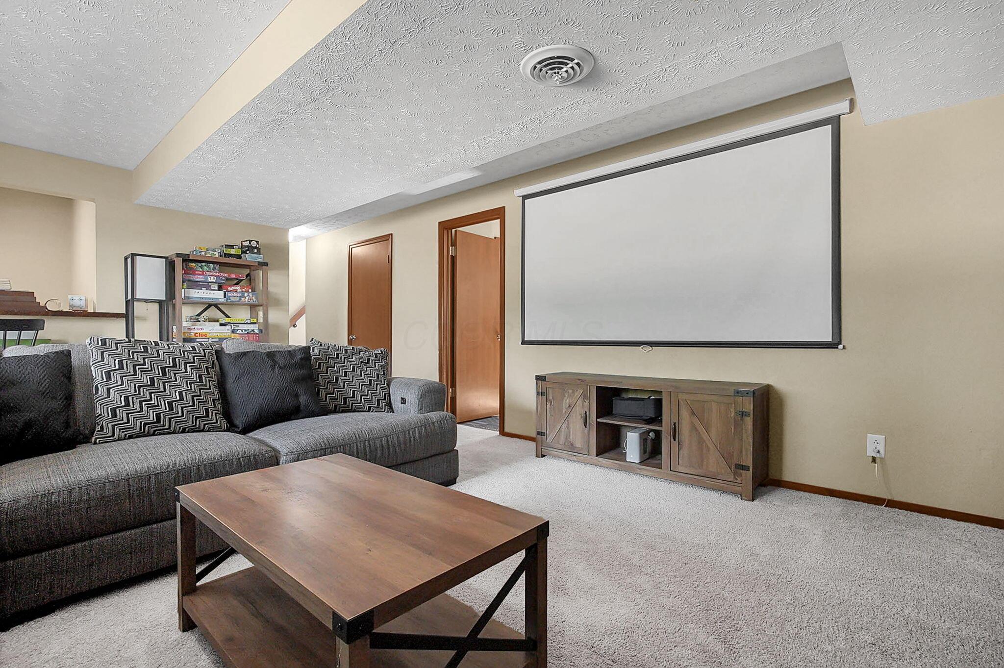 1331 Marietta Road Lancaster, OH 43130 - Photo 26 of 42 LL Family Room