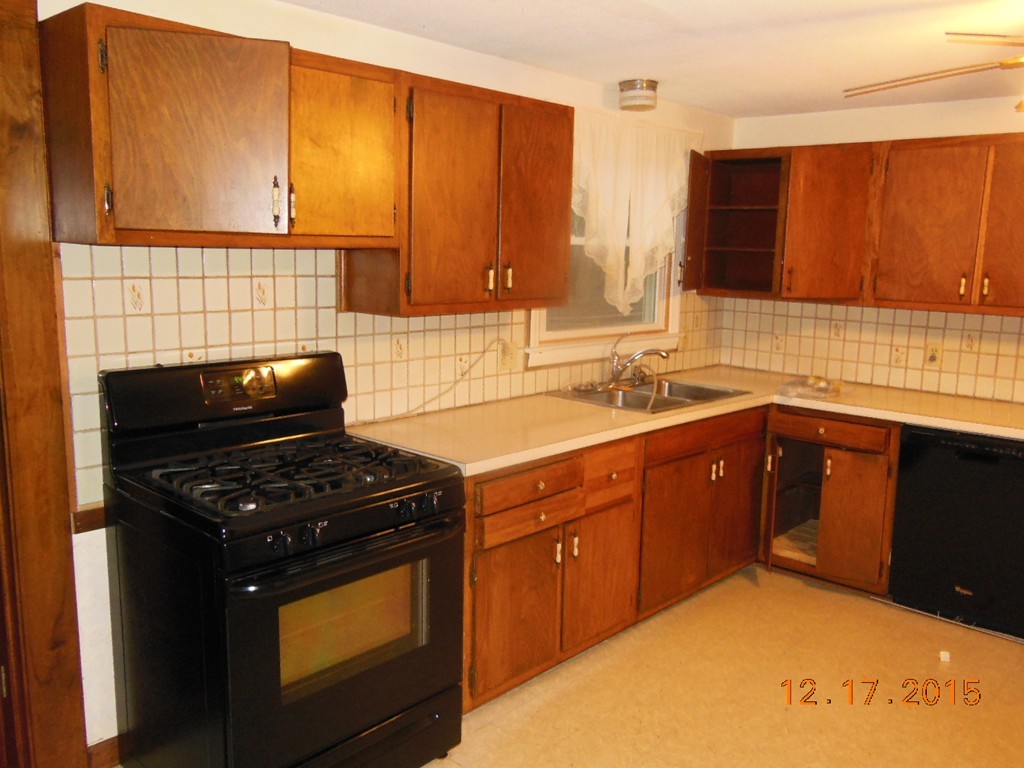 152 Wachusett Street Springfield, MA 01118 - Photo 7 of 27 Gallery Image 7