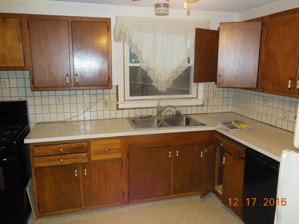 152 Wachusett Street Springfield, MA 01118 - Photo 8 of 27 Gallery Image 8