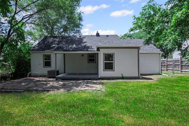 $259,900 | 3029 South 9th Place, Kansas City, KS 66103