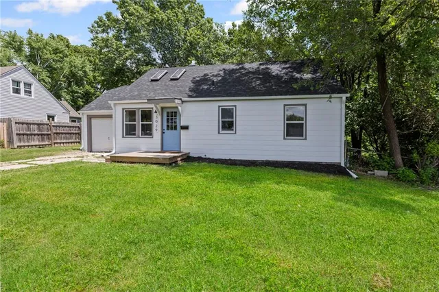 $259,900 | 3029 South 9th Place, Kansas City, KS 66103