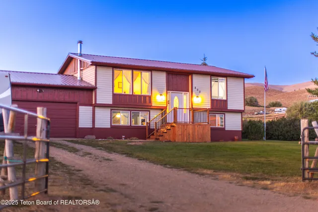 $380,000 | 800 Bailey Loop, La Barge, WY 83123