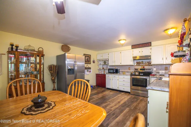 $380,000 | 800 Bailey Loop, La Barge, WY 83123