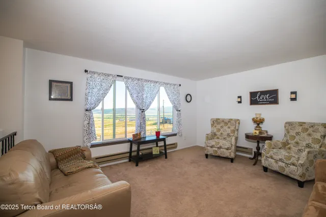 $380,000 | 800 Bailey Loop, La Barge, WY 83123