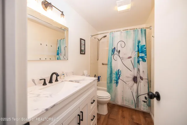 $380,000 | 800 Bailey Loop, La Barge, WY 83123