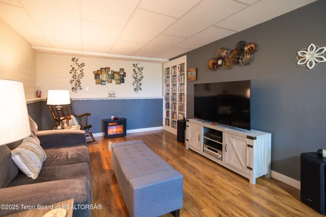 $380,000 | 800 Bailey Loop, La Barge, WY 83123