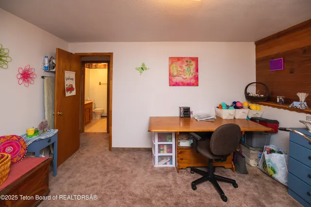 $380,000 | 800 Bailey Loop, La Barge, WY 83123