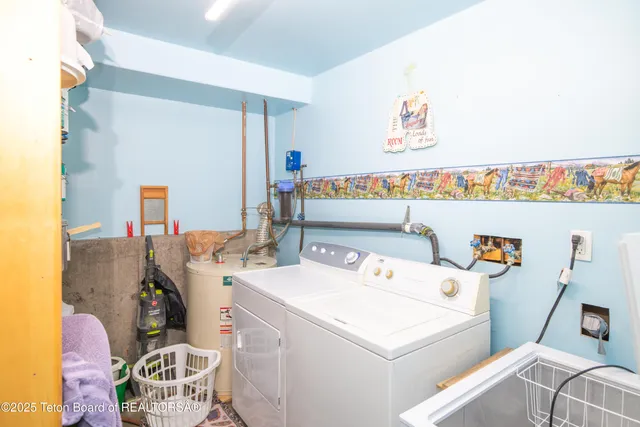 $380,000 | 800 Bailey Loop, La Barge, WY 83123