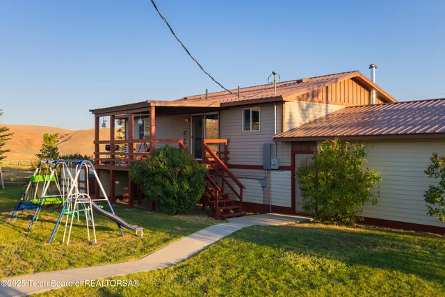 $380,000 | 800 Bailey Loop, La Barge, WY 83123