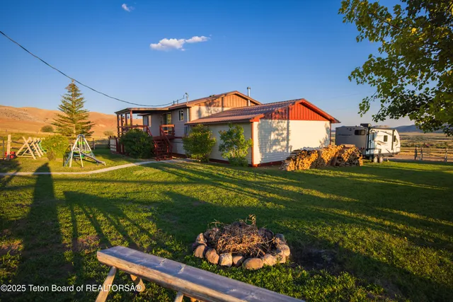$380,000 | 800 Bailey Loop, La Barge, WY 83123