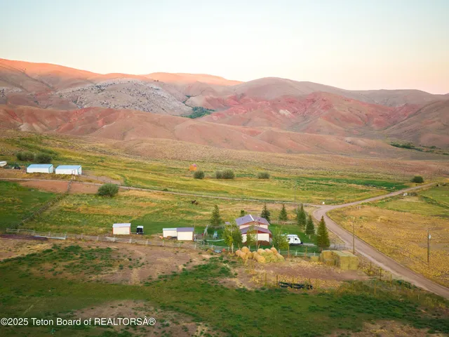 $380,000 | 800 Bailey Loop, La Barge, WY 83123