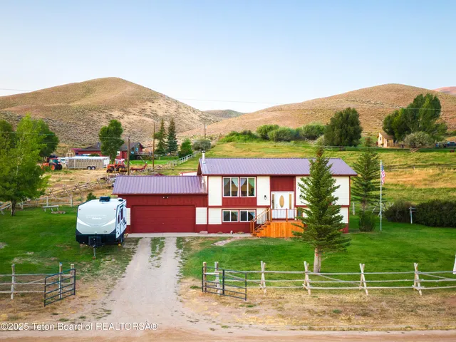 $380,000 | 800 Bailey Loop, La Barge, WY 83123
