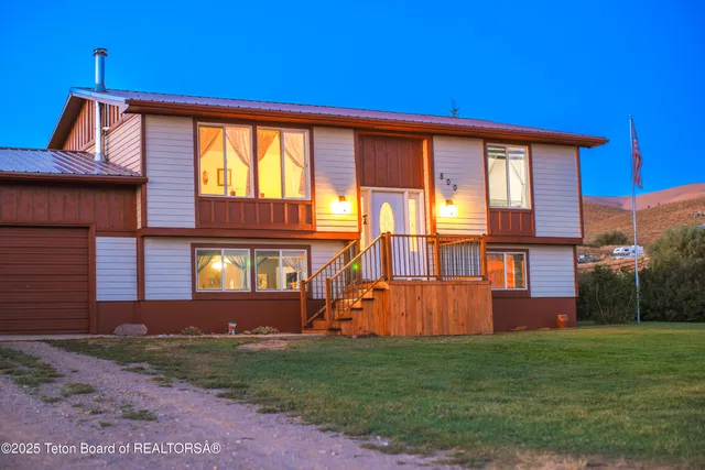 $380,000 | 800 Bailey Loop, La Barge, WY 83123