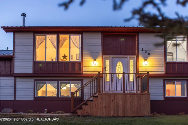 $380,000 | 800 Bailey Loop, La Barge, WY 83123