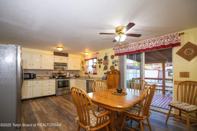 $380,000 | 800 Bailey Loop, La Barge, WY 83123