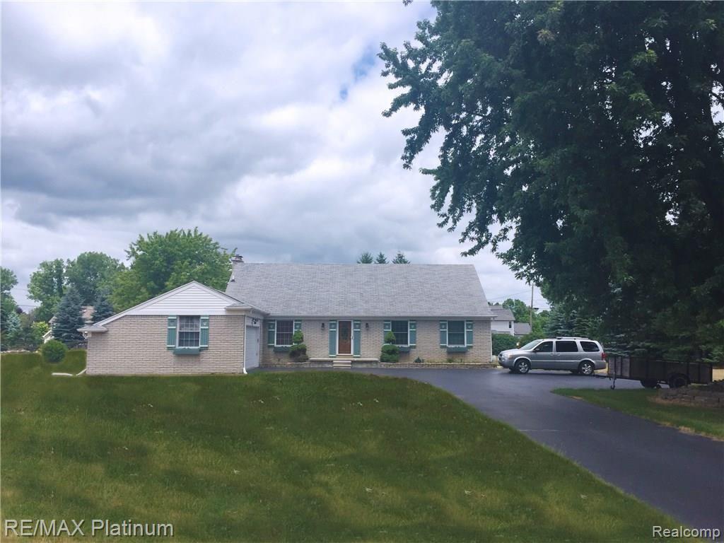 9335 Bennett Lake Road Fenton, MI 48430 - Photo 1 of 33 IMG_4790.2