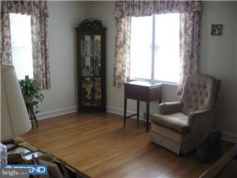 15 West Mill Road Maple Shade, NJ 08052 - Photo 3 of 12