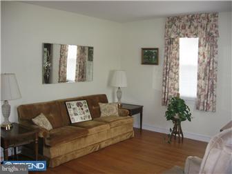 15 West Mill Road Maple Shade, NJ 08052 - Photo 4 of 12