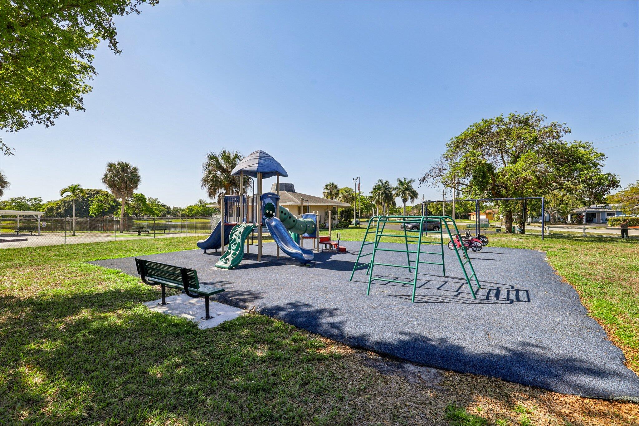 7803 Northwest 69th Terrace Tamarac, FL 33321 - Photo 41 of 47 42-web-or-mls-NW 69th Ter-2403-905