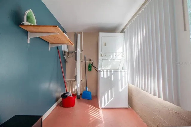 a view of entryway and hall