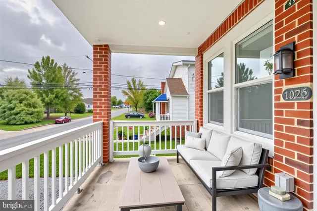 a building outdoor space with patio furniture