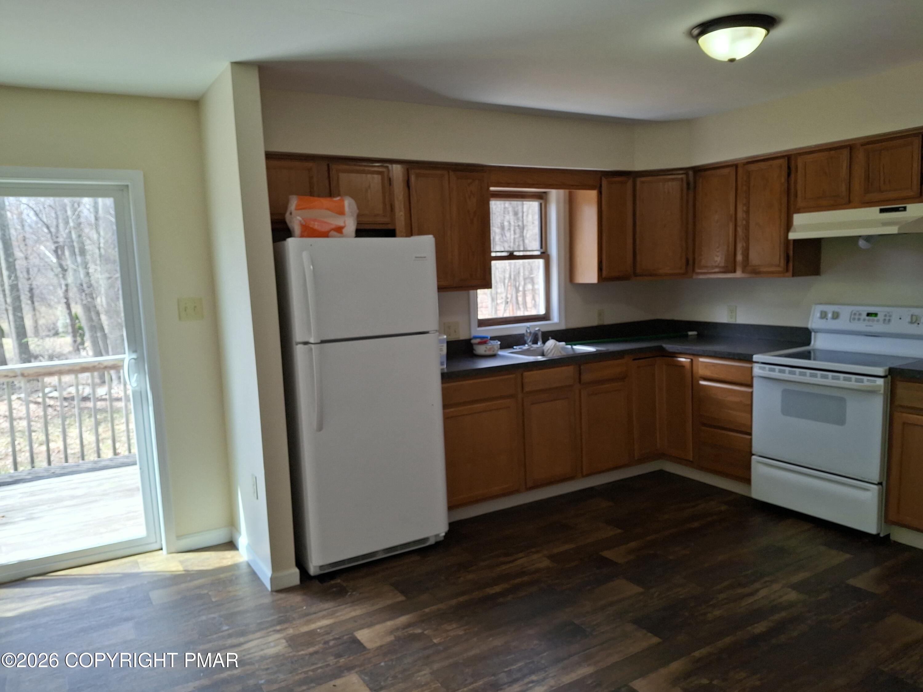1714 Upper Valley Road Effort, PA 18330 - Photo 4 of 14 Kitchen