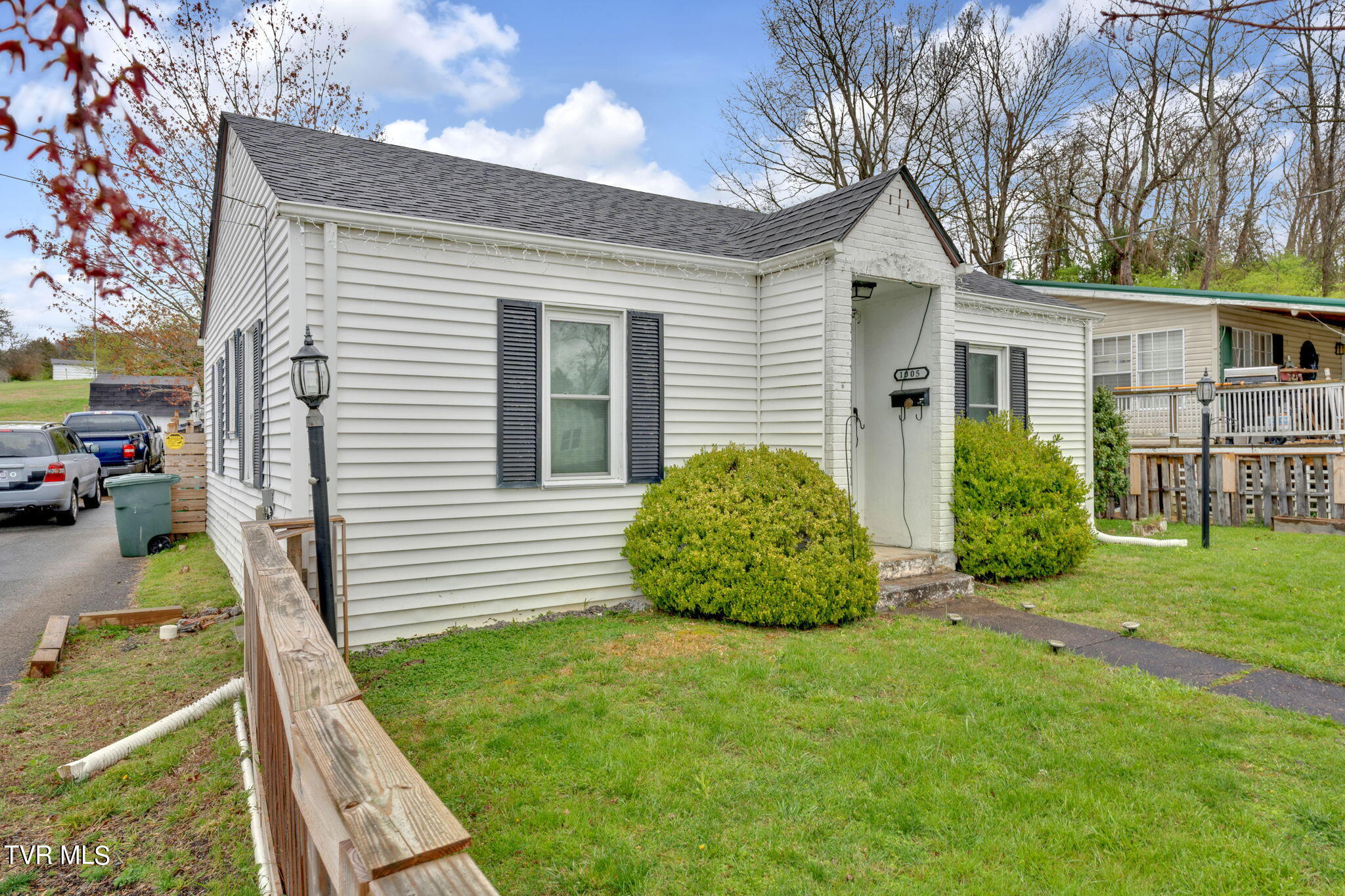 1005 Siam Road Elizabethton, TN 37643 - Photo 11 of 15 11-web-or-mls-DSC02497