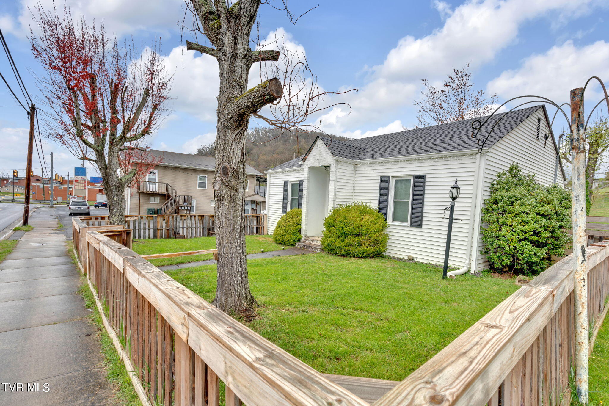 1005 Siam Road Elizabethton, TN 37643 - Photo 10 of 15 10-web-or-mls-DSC02492