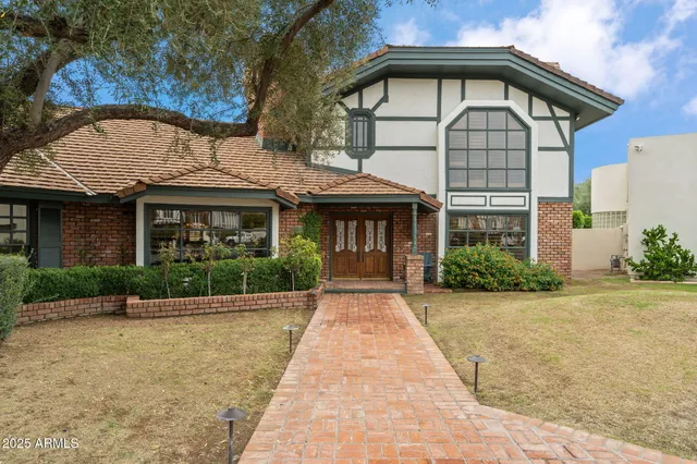 $2,625,000 | 211 West Kaler Drive, Phoenix, AZ 85021