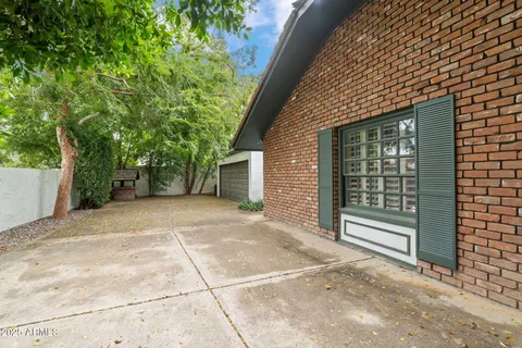 $2,690,000 | 211 West Kaler Drive, Phoenix, AZ 85021