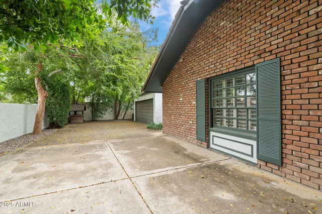 $2,625,000 | 211 West Kaler Drive, Phoenix, AZ 85021