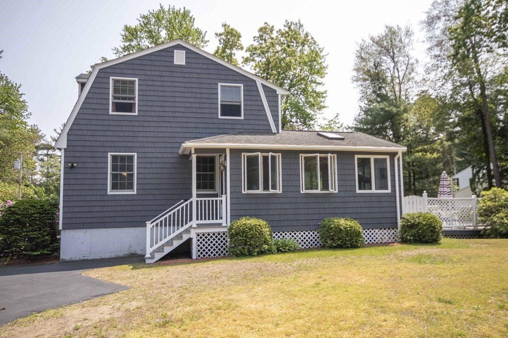6 Wagon Wheel Road Dracut, MA 01826 - Photo 2 of 33 Gallery Image 2